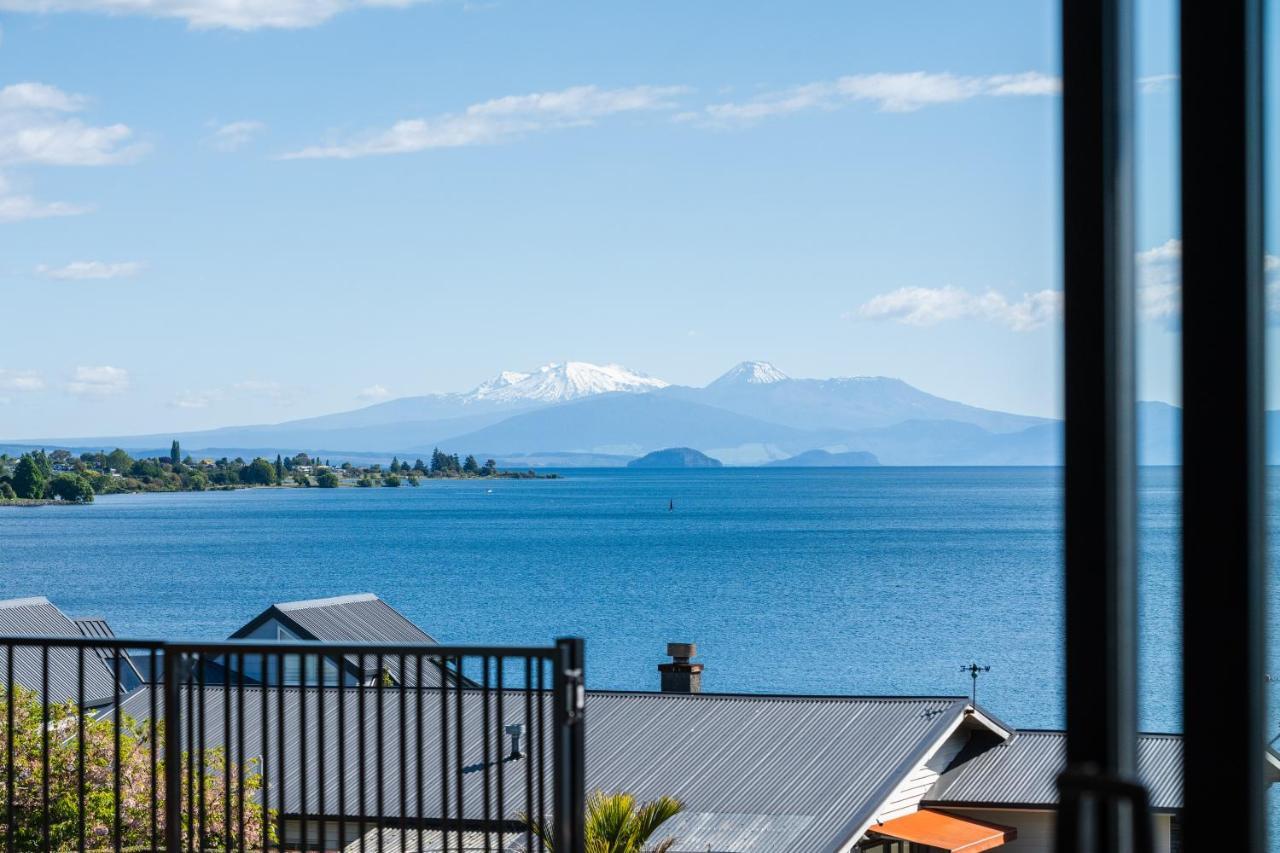 Lakeview Terrace - Taupo Holiday Home Екстериор снимка
