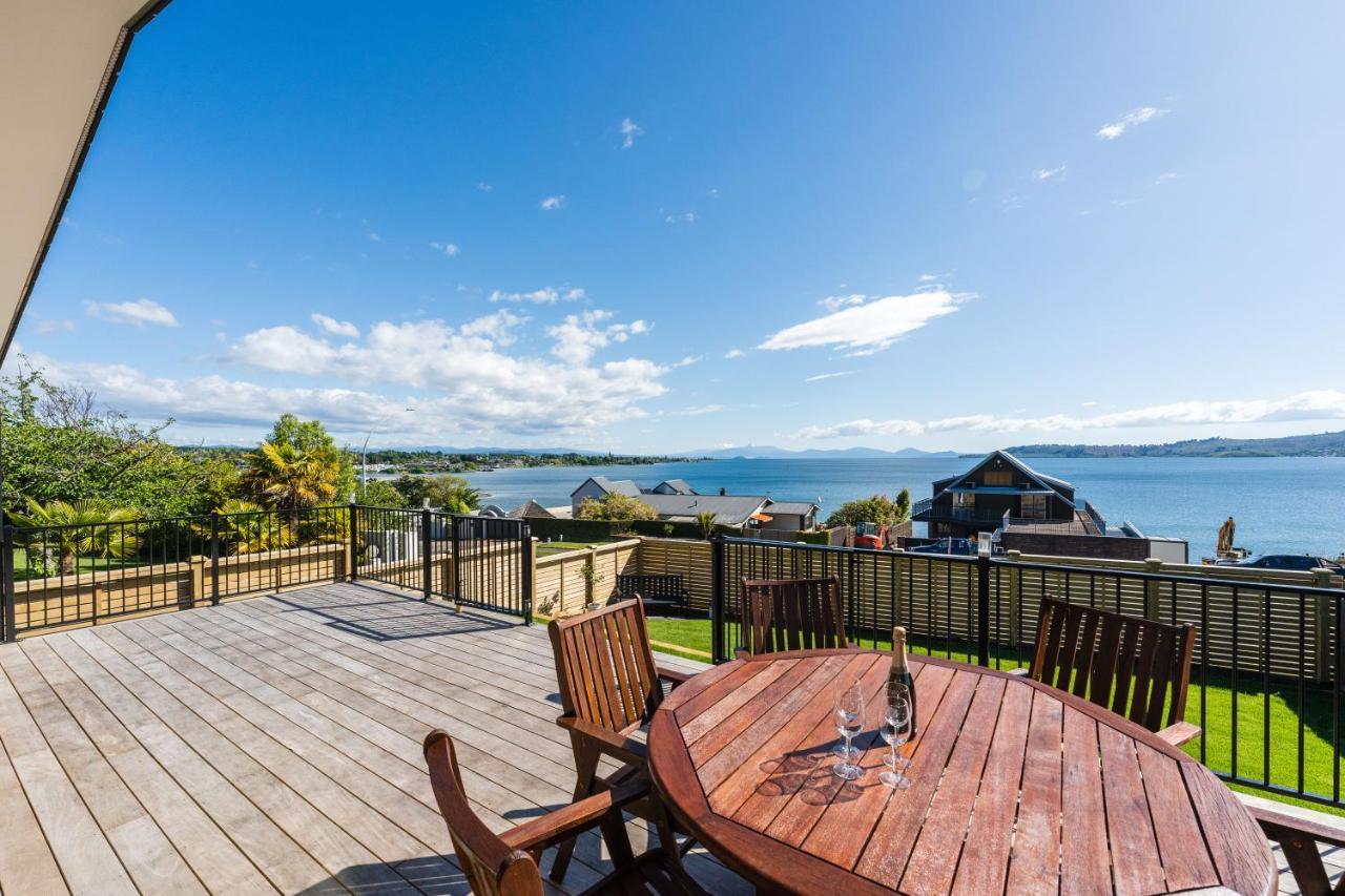 Lakeview Terrace - Taupo Holiday Home Екстериор снимка